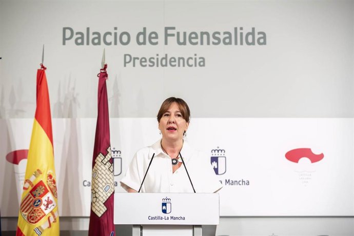 La consejera de Igualdad y portavoz del Gobierno regional, Blanca Fernández, comparece en rueda de prensa en el Palacio de Fuensalida