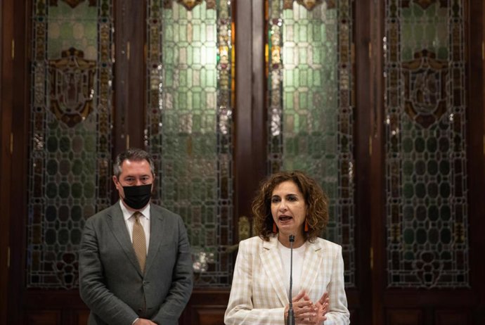 Comparecencia de la ministra de Hacienda, María Jesús Montero, después de la reunión mantenida con el alcalde de Sevilla, Juan Espada, a 02 de junio 2021 en el ayuntamiento de Sevilla, Andalucía, España