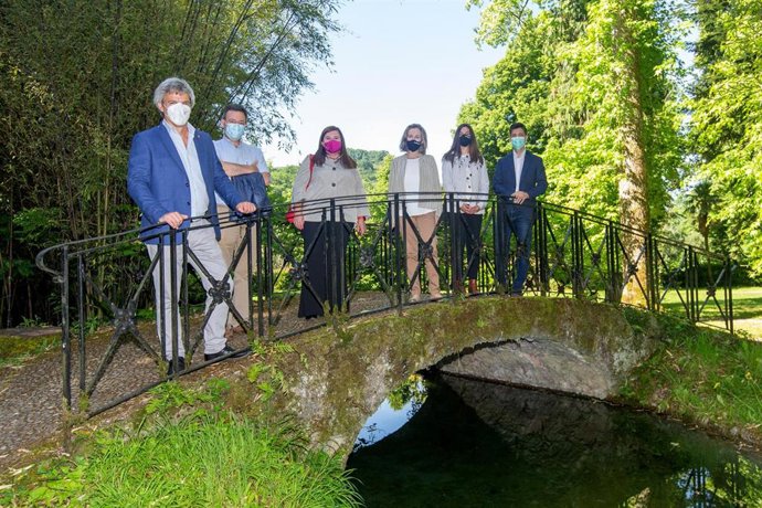 Juanjo Rubio (UiS); Patxi Vera (UCAN); Teresa Riesgo, secretaria de Innovación del Ministerio de Ciencia e Innovación; Izaskun Goñi, presidenta UiS; Agurtzane Martínez; directora general de Innovación, y Javier Zubicoa, director del Servicio de Trabajo