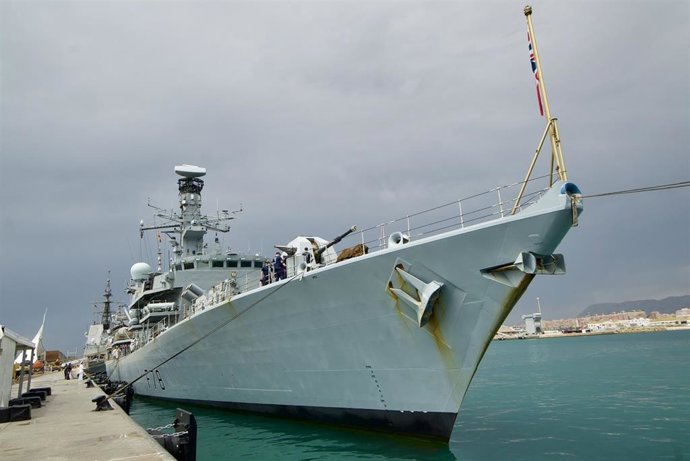El HMS Kent, que se ha unido al Grupo Naval de la OTAN bajo mando español, permanecerá en Alicante esta semana