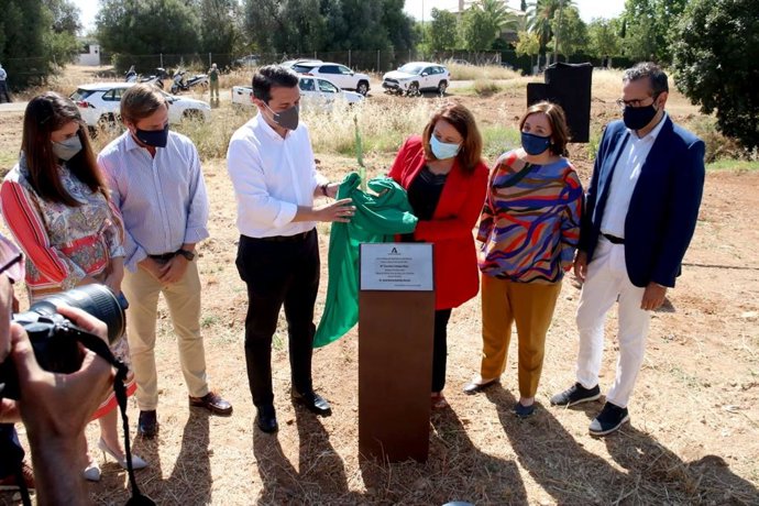 Carmen Crespo inaugura, junto a José María Bellido, la primera fase del Cinturón Verde de Córdoba.
