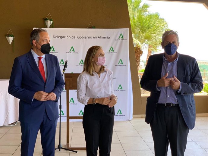 Representantes de la Junta de Andalucía se reúnen con empresarios turísticos de la zona Levante de Almería