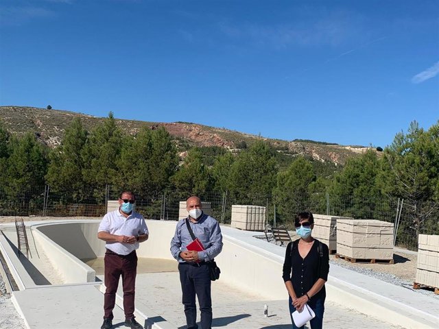 Visita a las obras de la piscina.