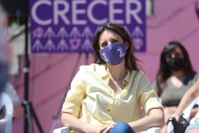 La ministra de Igualdad, Irene Montero, durante un acto de campaña de la titular de Derechos Sociales para liderar Podemos, a 29 de mayo de 2021, en Getafe, Madrid (España). Con este acto, la ministra de Derechos Sociales continúa su campaña para conver