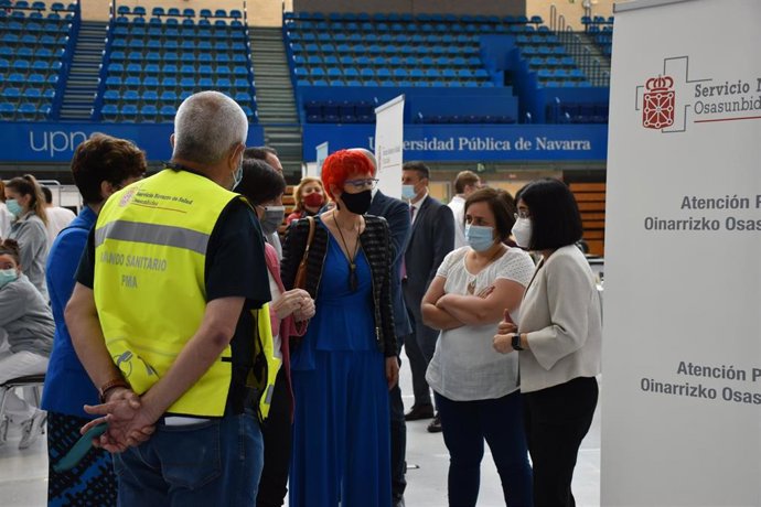 La ministra de Sanidad, Carolina Darias, ha asistido este miércoles, junto a la consejera de Salud de Navarra, Santos Induráin, a la recepción de un nuevo envío de vacunas de Pfizer/BioNTech contra la COVID-19 en Pamplona, Navarra. A 2 de junio de 2021