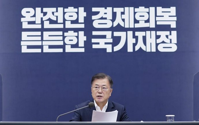 27 May 2021, South Korea, Seoul: South Korean President Moon Jae-in speaks during the 2021 National Fiscal Strategy Meeting at Cheong Wa Dae in Seoul. Photo: -/YNA/dpa