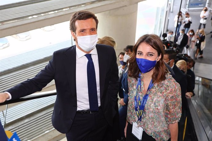 El presidente del PP, Pablo Casado, y la delegada del Área de Cultura en el Ayuntamiento de Madrid, Andrea Levy, llegan a 'Madrid Fusión 2021', a 02 de junio de 2021, en Madrid (España).