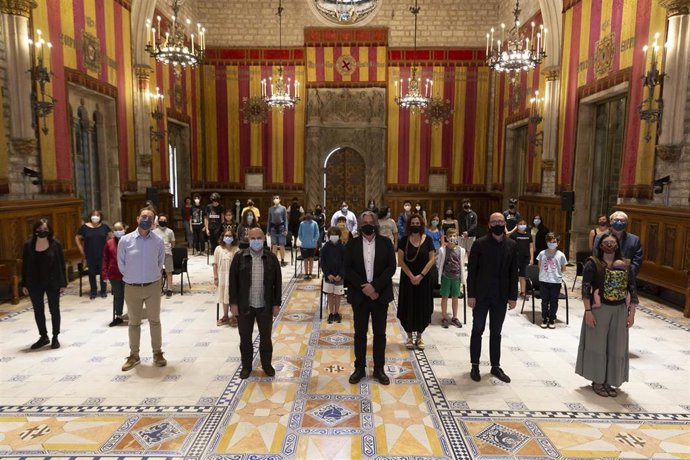 Alumnos de nueve escuelas de Barcelona han presentado sus fórmulas para mejorar el modelo turístico de la ciudad en el acto de cierre del programa 'Barcelona y el turismo. Pedimos la palabra'