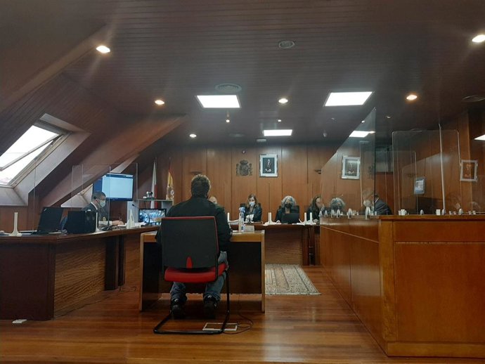 Acusado de pornografía infantil, en el juicio contra él