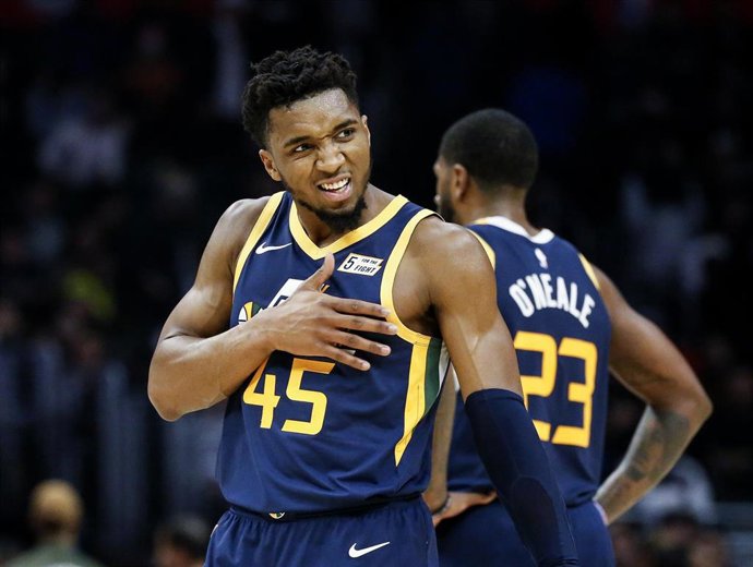 Archivo - Donovan Mitchell celebra la victoria de Utah Jazz