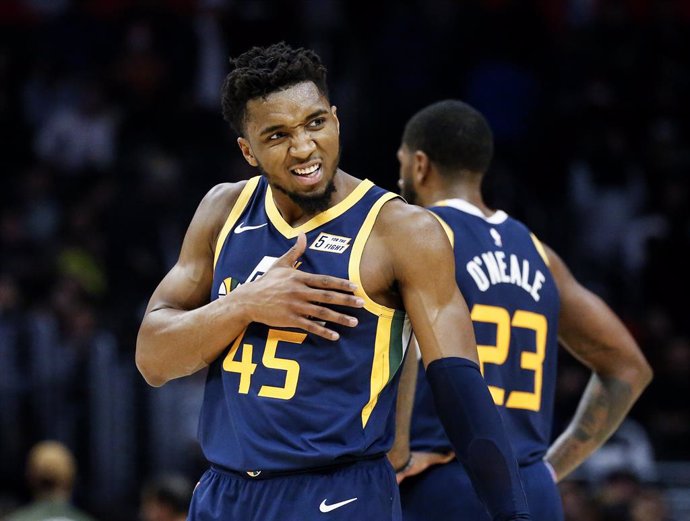Archivo - 28 December 2019, US, Los Angeles: Utah Jazz's Donovan Mitchell celebrates after scoring during the American NBA basketball match between Los Angeles Clippers and Utah Jazz at Staples Center. Photo: Ringo Chiu/ZUMA Wire/dpa