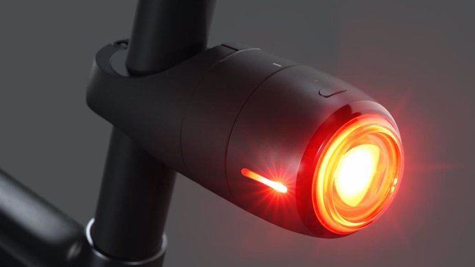 Curve Bice Tracker, la luz de freno intelligente para bicicletas de Vodafone
