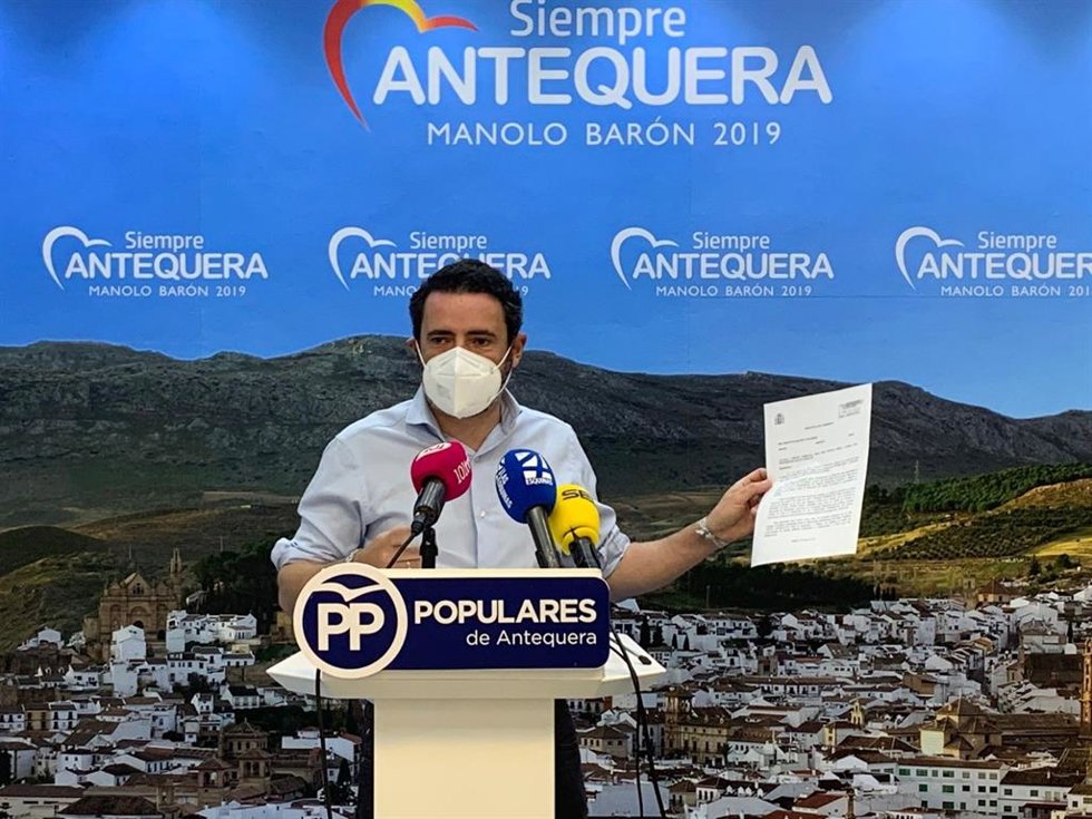 El coordinador general del PP de Málaga, José Ramón Carmona, en rueda de prensa