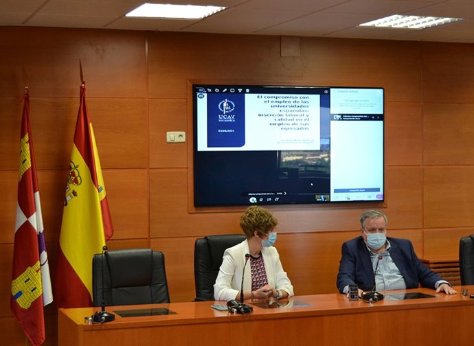 Presentación del estudio 'El compromiso con el empleo de las universidades españolas: inserción laboral y calidad en el empleo de sus egresados'.