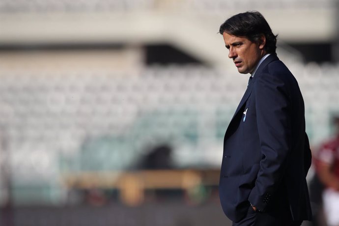 Archivo - 01 November 2020, Italy, Turin: Lazio coach Simone Inzaghi stands on the sidelines during the Italian Serie A soccer match between Torino FC and SS Lazio at Olympic Grande Torino Stadium. Photo: Jonathan Moscrop/CSM via ZUMA Wire/dpa