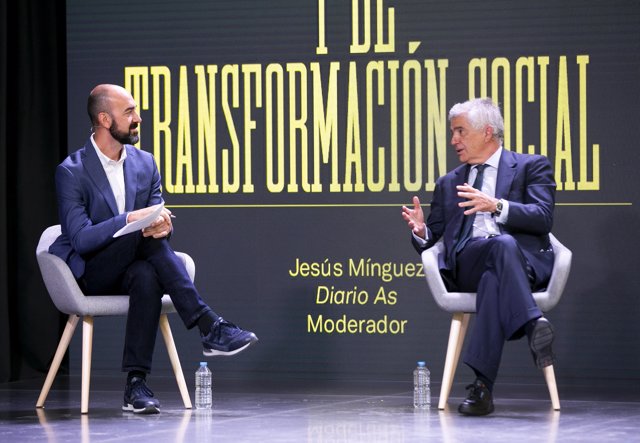 El miembro español del COI Juan Antonio Samaranch en el I PRO Foro Industria y Deporte organizado por el diario AS.