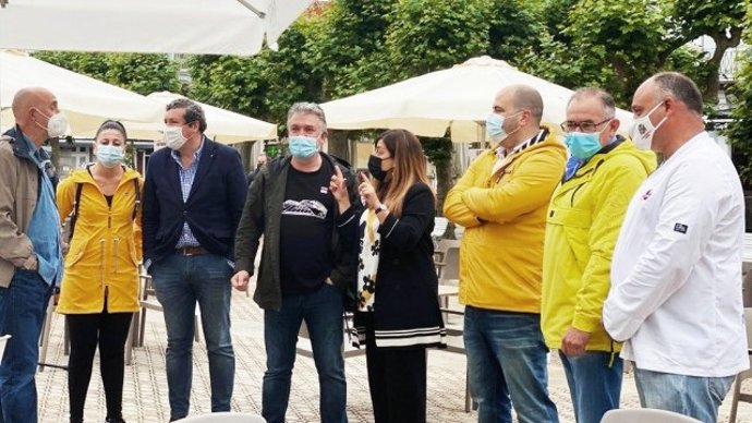 La presidenta del PP de Cantabria, María José Sáenz de Buruaga, en Santoña