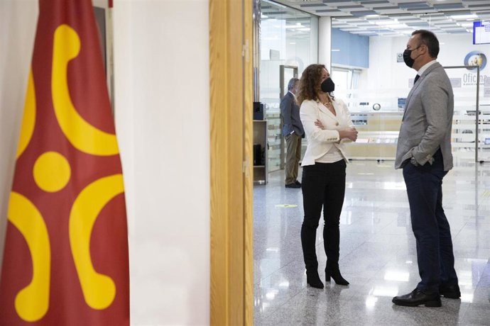 El consejero de Desarrollo Rural, Ganadería, Pesca, Alimentación y Medio Ambiente, Guillermo Blanco, presenta, en rueda de prensa, la convocatoria de ayudas para la primera instalación de agricultores jóvenes y para inversiones en explotaciones.