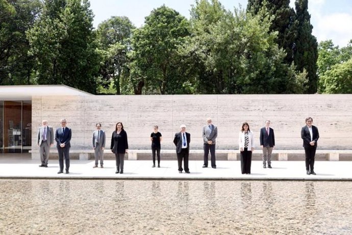 Firma del protocolo de intenciones para la creación de la Cátedra Barcelona de Estudios de Vivienda, con la alcaldesa Ada Colau, el ministro Manuel Castells y la consellera Gemma Geis