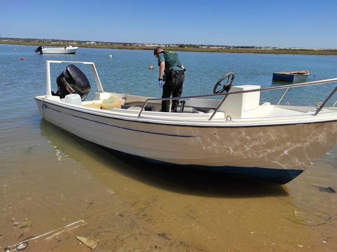 Embarcación incautada por la Guardia Civil.