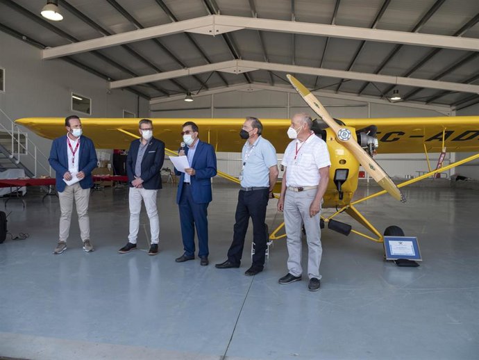/ Presentación Del Avión 'Piper J3' Restaurado