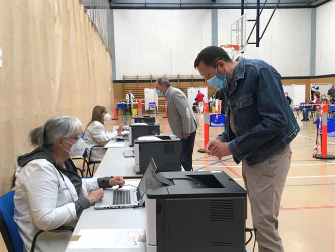 Archivo - Vacunación contra la COVID-19