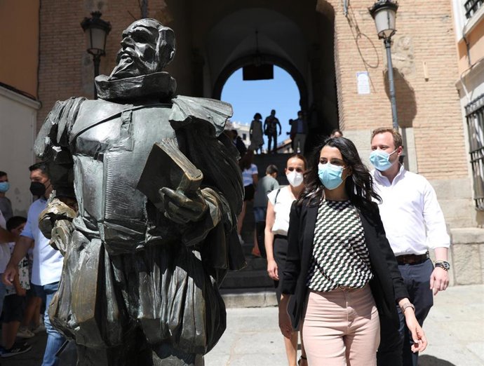 La presidenta nacional de Cs, Inés Arrimadas, durante su visita a Toledo por el Corpus Christi