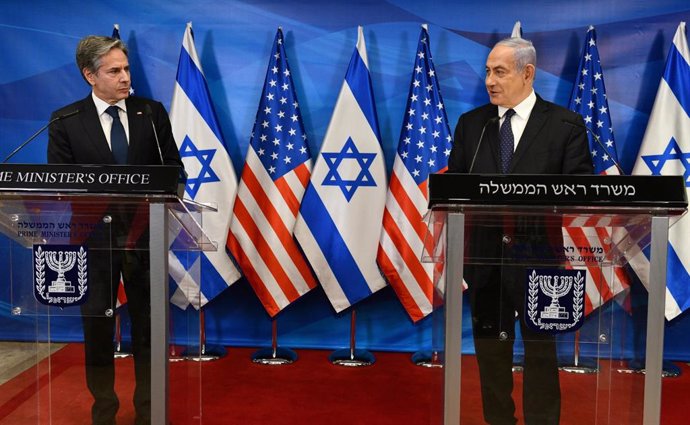 El secretario de Estado de EEUU, Antony Blinken (i), junto al primer ministro de Israel, Benjamin Netanyahu (d)