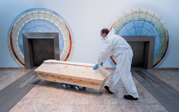 Archivo - Crematorio en Alemania de una persona muerta por coronavirus