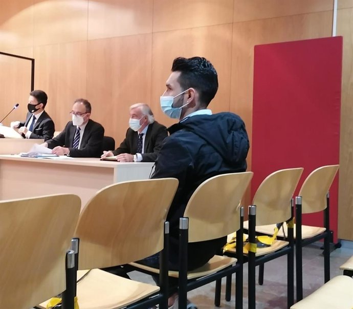 El joven acusado de provocar un accidente en Oviedo y abandonar a las dos heridas, una de las cuales falleció en el hospital.