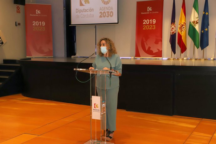 La delegada de Cultura en la Diputación de Córdoba, Salud Navajas, en rueda de prensa.