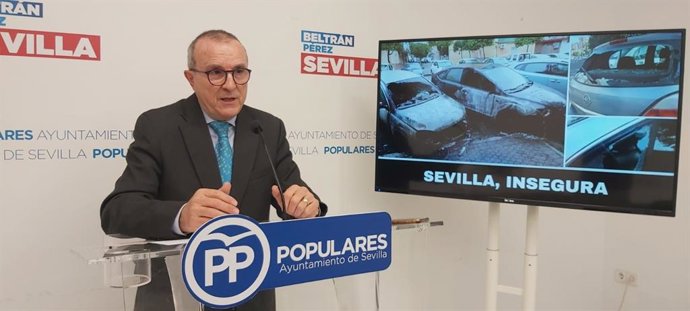 Archivo - Gómez Palacios, concejal del PP, en rueda de prensa