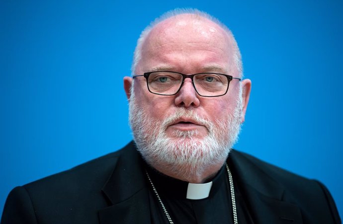 Archivo - FILED - 16 October 2019, Berlin: German Cardinal Reinhard Marx speaks at a press conference on current issues concerning the Catholic Church.  Marxhas offeredPope Francis his resignation, saying the Catholic Church has reached a "dead point.