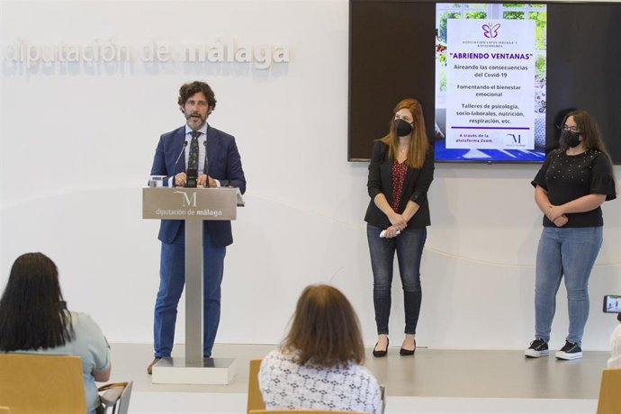 Presentación del proyecto impulsado por la Diputación con la Asociación Lupus Málaga y Autoinmunes para mejorar la calidad de vida de personas afectadas por estas enfermedades
