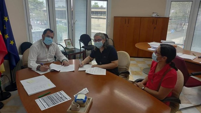 La Junta cede dos locales en Huelva a sendas asociaciones de apoyo a grupos desfavorecidos