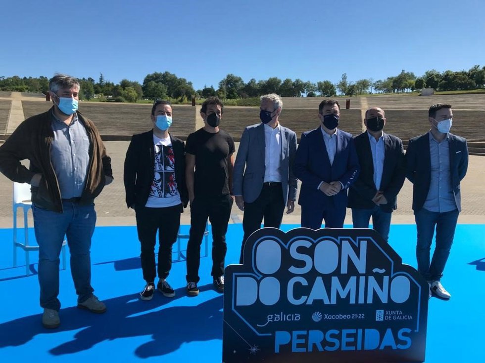 El vicepresidente primero de la Xunta, el conselleiro de Cultura y los representantes del festival durante la rueda de prensa