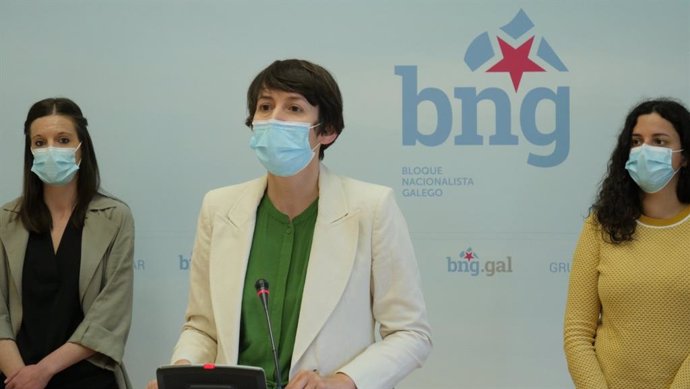 La portavoz nacional del BNG, Ana Pontón, junto a las diputadas Olalla Rodil y Noa Presas en la rueda de prensa