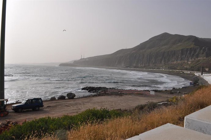 Archivo - Piscinas de la playa La Laja, en Las Palmas de Gran Canaria