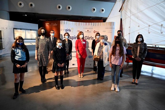 Participantes en el primer encuentro de Inspiring Girls en Bilbao