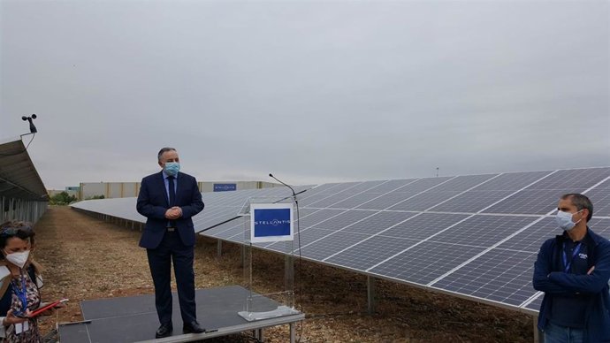 Presentación de la planta fotovoltaica de Stellantis en Figueruelas (Zaragoza).