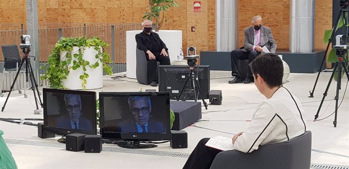 El ministro de Universidades, Manuel Castells, en un acto en la UAB.