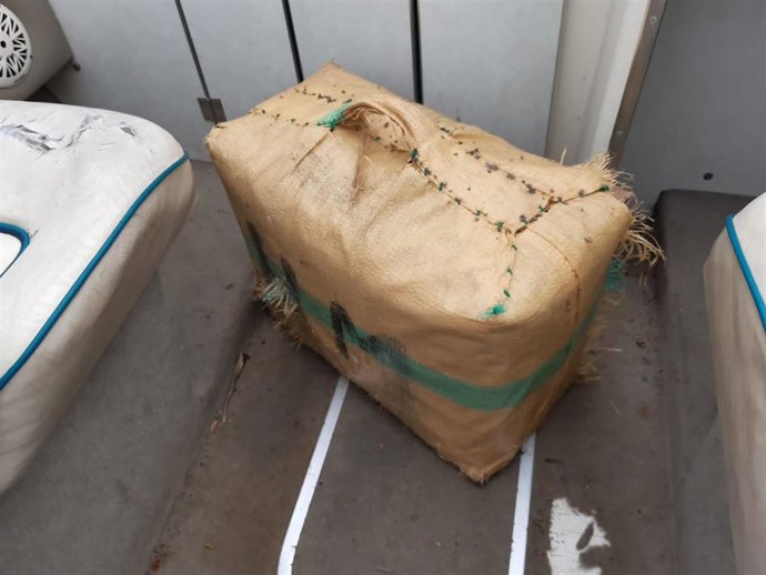 Fardo de hachís encontrado en la playa de Alboraia
