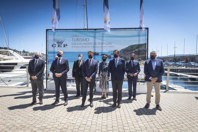 Foro Turismo en la Eurorregión Galicia-Portugal, con Alberto Núñez Feijóo y Antonio Garamendi en el centro de la imagen