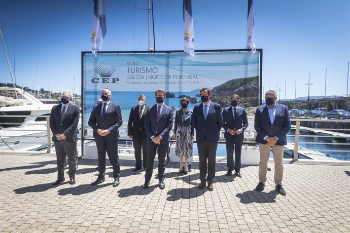 Foro Turismo en la Eurorregión Galicia-Portugal, con Alberto Núñez Feijóo y Antonio Garamendi en el centro de la imagen
