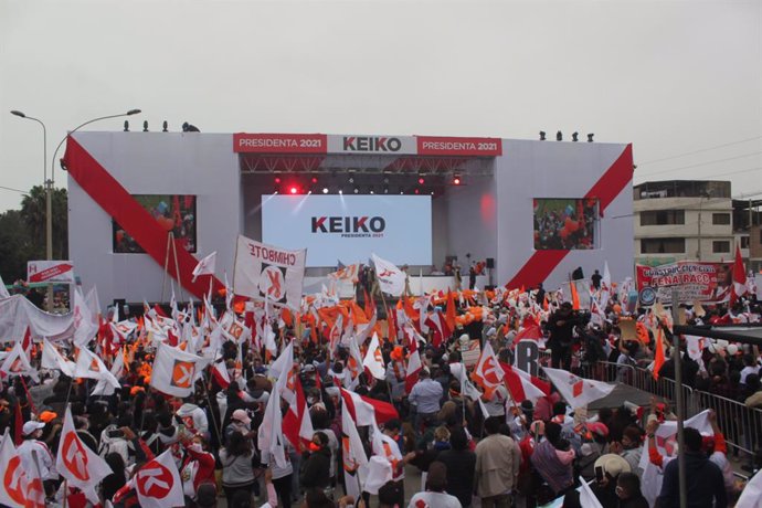 Cierre de campaña de la candidata presidencial peruana Keiko Fujimori
