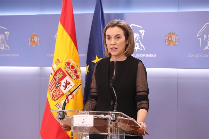 La portavoz del PP en el Congreso de los Diputados, Cuca Gamarra, interviene en una rueda anterior a una junta de Portavoces en el Congreso de los Diputados, a 1 de junio de 2021, en Madrid, (España).