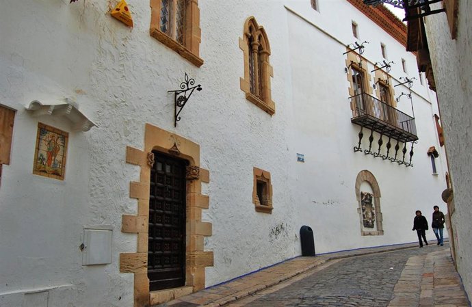 Fachada del Cau Ferrat, la casa-museo del pintor y escritor modernista Santiago Rusiñol, del que este 2021 se celebra el 90 aniversario de su muerte. En Sitges (Barcelona), a 27 de febrero de 2010.