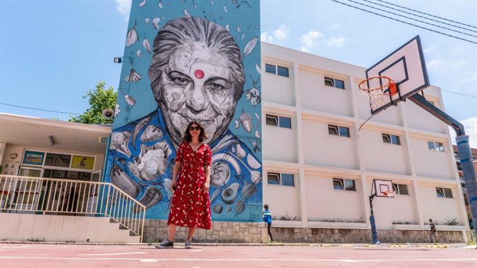 Mural homenatge a l'ecofeminista Vandana Shiva
