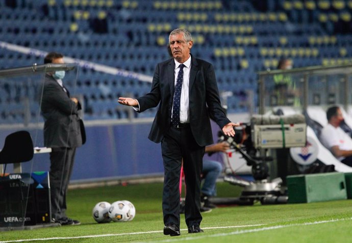 Archivo - Portugal coach Fernando Santos reacts during the UEFA Nations League Group A3 football match between Portugal and Croatia on September 5, 2020 at the Estadio do Dragao in Porto, Portugal - Photo Nuno Guimaraes / ProSportsImages / DPPI