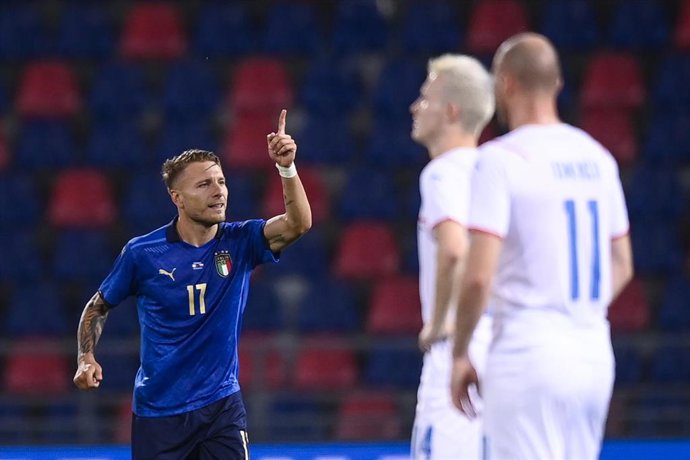 Ciro Inmobile celebra el primer tanto de Italia ante la República Checa